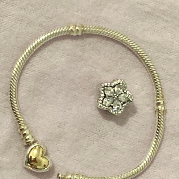 Pandora Moments Heart Clasp Snake Chain Bracelet And Charm
